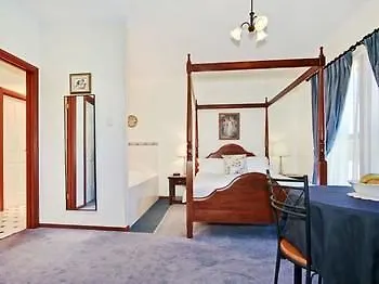 Wine And Roses Bed And Breakfast Mclaren Vale Bed & Breakfast