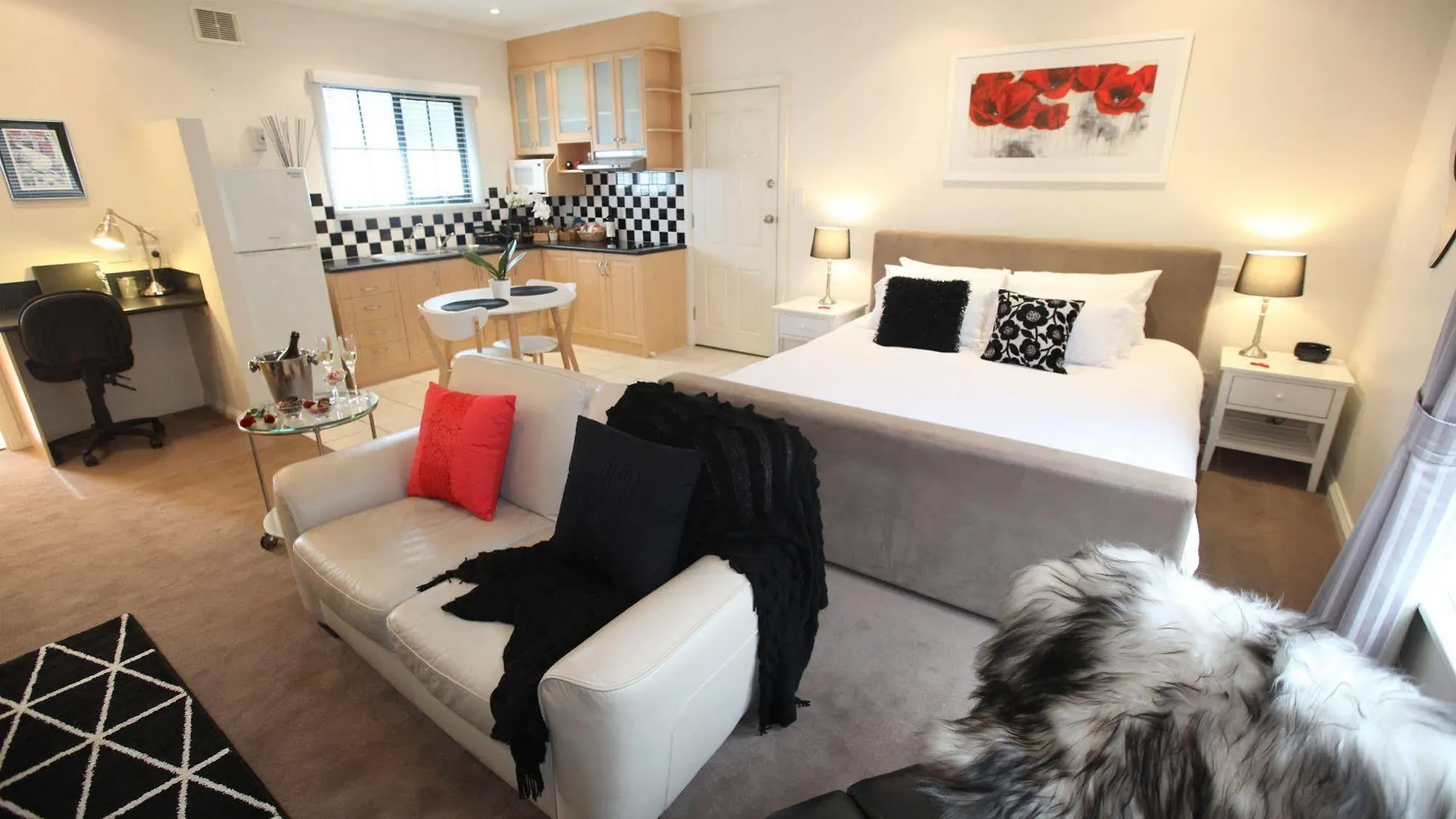 Wine And Roses Bed And Breakfast Mclaren Vale Bed & Breakfast
