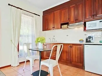 Wine And Roses Bed And Breakfast Adelaide