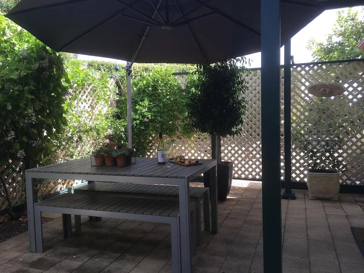 Wine And Roses Bed And Breakfast Adelaide