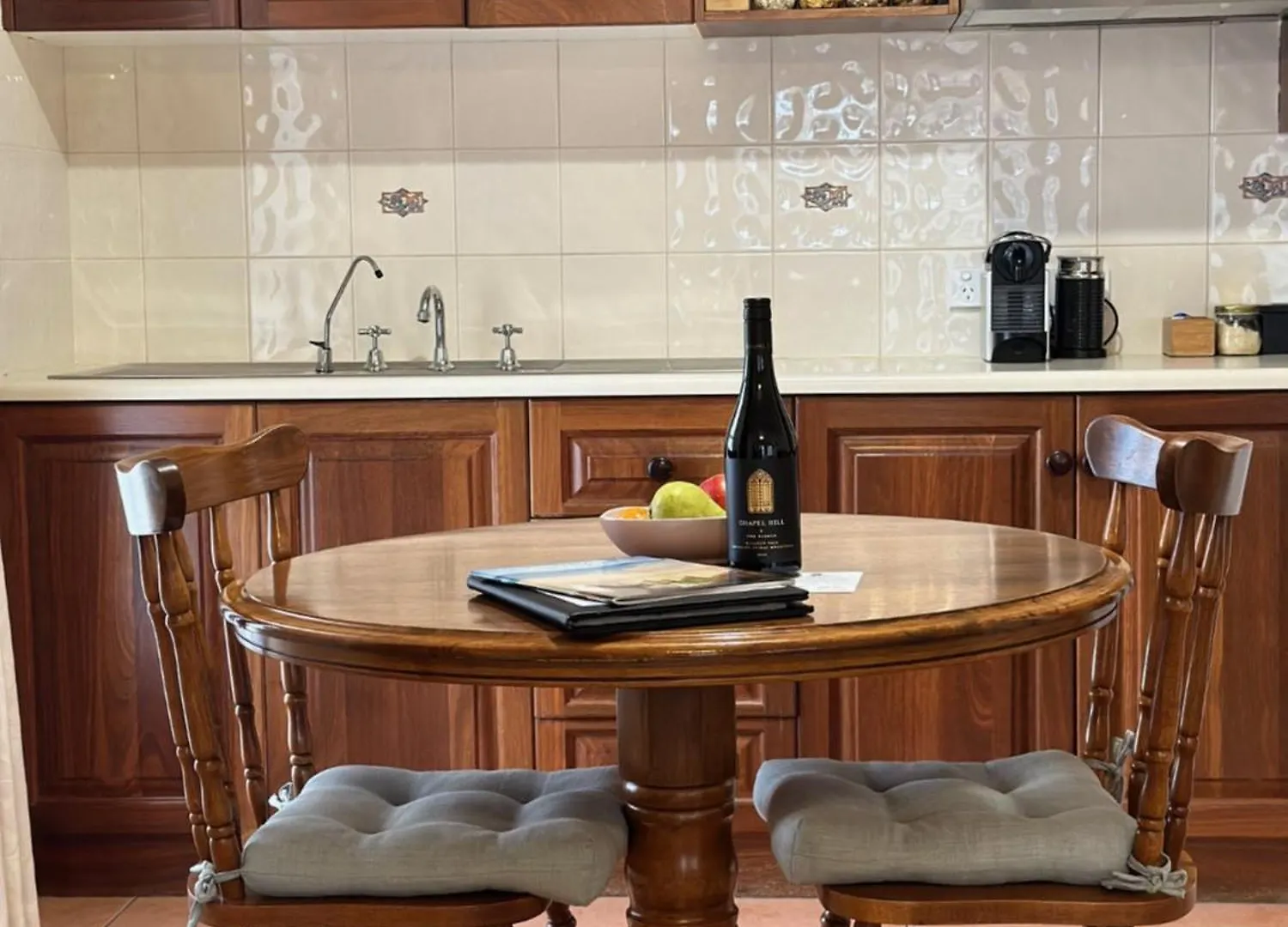Wine And Roses Bed And Breakfast Mclaren Vale Australia