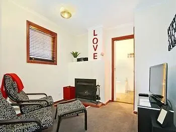 Bed & Breakfast Wine And Roses Bed And Breakfast Mclaren Vale