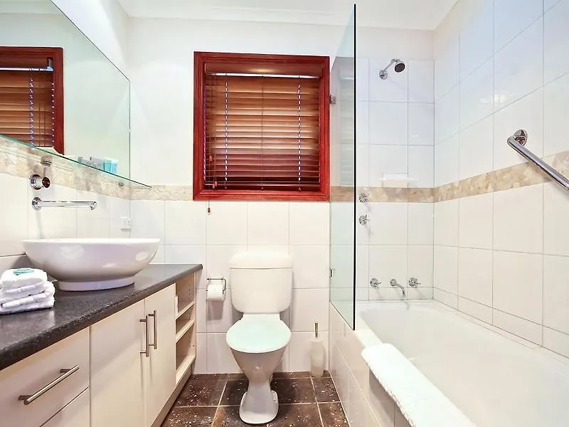 Wine And Roses Bed And Breakfast Mclaren Vale Bed & Breakfast
